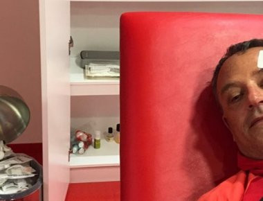 Ολυμπιακός: Ο τραυματισμένος φροντιστής μετά την λήξη του αγώνα με την ΑΕΚ (φωτό)